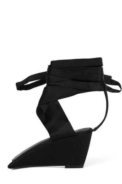 Jeffrey Campbell PIEDS-NUS - Black Satin