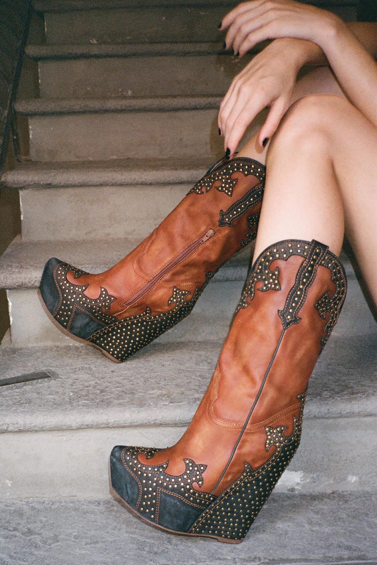 Jeffrey Campbell GIDDY-STUD Western Boot - Tan Black